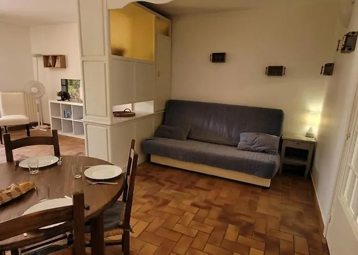 Proche Yourhostehelper *